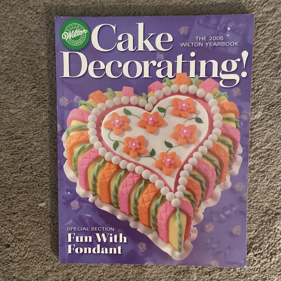 Large Set of Wilton Cake Decorating YearBooks and extras! - Picture 9 of 13